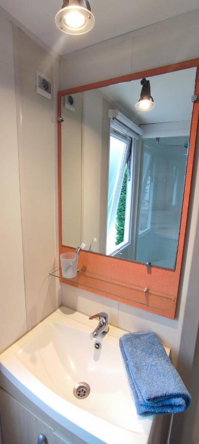 Mobil Home 6 Places ลาโรคด็องเตรง ภายนอก รูปภาพ